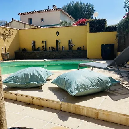 75m Close To Everything With Poolgardenterrace Сasa de vacaciones